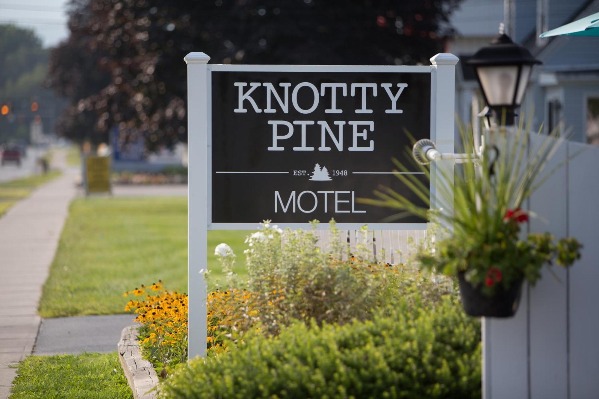 Knotty Pine Motel Bennington Exterior foto